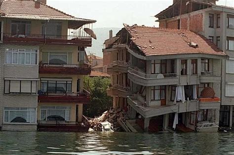 1999 gölcük depremi kaç kişi öldü